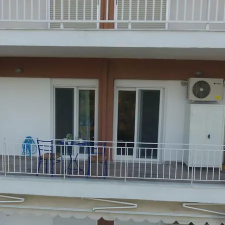 Gerakina Coast *