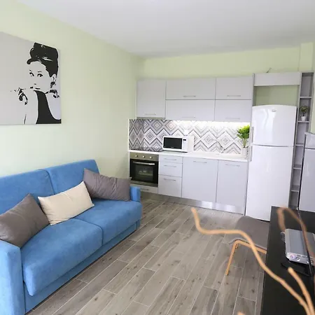 Gerakina Coast Apartment