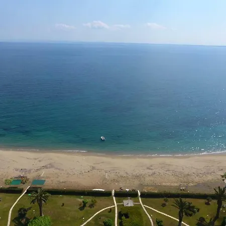 Apartment Gerakina Coast