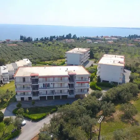 Gerakina Coast *